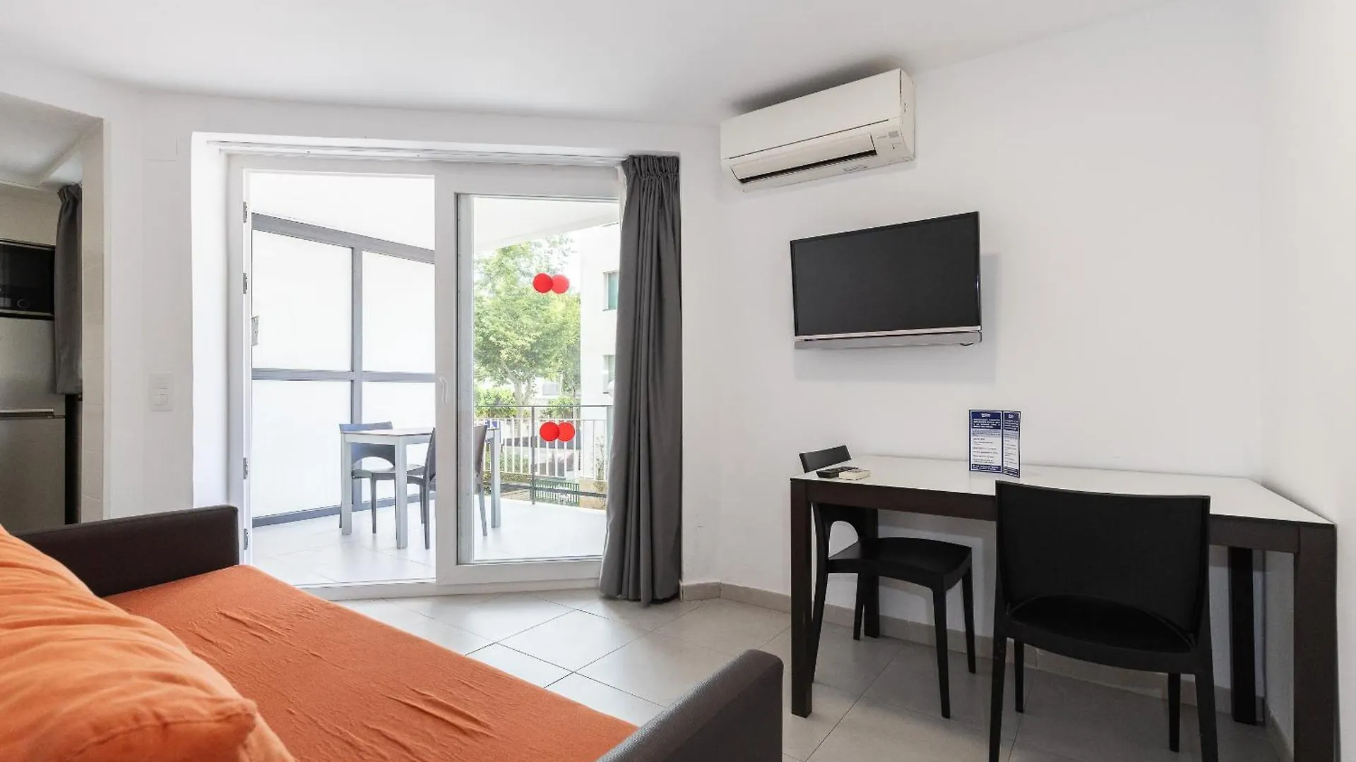 Rentalmar Aries Plus Salou Apartment